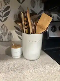 The best wooden kitchen utensils are aesthetic on the kitchen counter. 